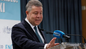 Page avanza “la operación de poda de la burocracia más importante de España” para seguir siendo la región más “fácil y fiable”