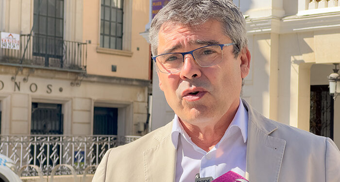 Santiago Baeza: “La alcaldesa Guarinos se va a pasar toda la legislatura cortando cintas de la gestión de Alberto Rojo” 1 Santiago Baeza “La alcaldesa Guarinos se va a pasar toda la legislatura cortando cintas de la gestión de Alberto Rojo”