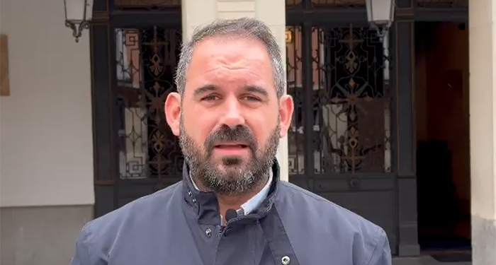 Santiago López: “Alberto Rojo se dejó todo por hacer excepto un agujero económico de más de 20 millones de euros que ha puesto en peligro los servicios públicos” 1 Santiago López