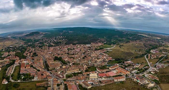 Un total de 18 municipios participan este viernes en Sigüenza en la tercera reunión anual de la Red Nacional de Pueblos Acogedores 1 Sigüenza