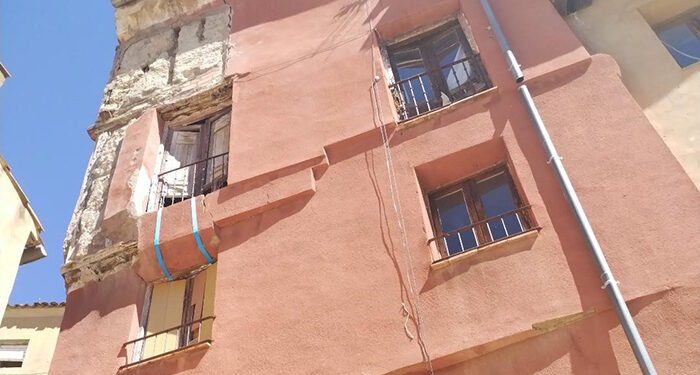 TUpatria Cuenca alerta sobre el peligro que supone el estado del edificio sito en CCanónigos-Pza. Ciudad de Ronda