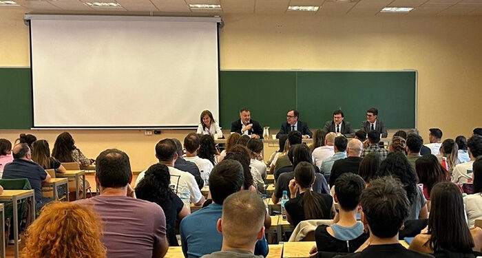 Un total de 760 funcionarios del Cuerpo de Ayudantes se formarán hasta junio en el Centro Nacional de Estudios Penitenciarios de Cuenca 1 Un total de 760 funcionarios del Cuerpo de Ayudantes se formarán hasta junio en el Centro Nacional de Estudios Penitenciarios de Cuenca