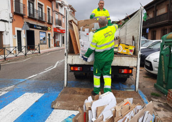 Vega del Henares recoge 16.198 kilos de papel y cartón comercial en los primeros seis meses del servicio puerta a puerta