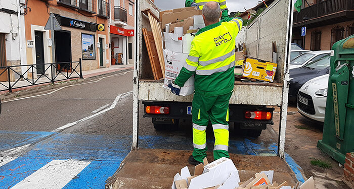 Vega del Henares recoge 16.198 kilos de papel y cartón comercial en los primeros seis meses del servicio puerta a puerta 1 Vega del Henares recoge 16.198 kilos de papel y cartón comercial en los primeros seis meses del servicio puerta a puerta