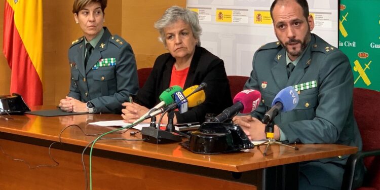 La Guardia Civil desmantela una organización criminal internacional con epicentro en Iniesta dedicada al cultivo de marihuana y su venta por Europa 1 La Guardia Civil desmantela una organización criminal internacional con epicentro en Iniesta dedicada al cultivo de marihuana y su venta por Europa