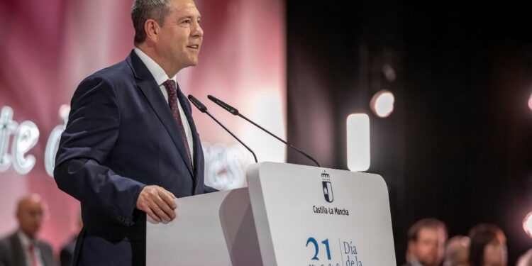 Page remarca que “nos hemos ganado el derecho a gestionar nuestra autoestima” tras 40 años de “progreso” en Castilla-La Mancha