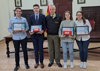 Amaya Susilla Quesada, de 4ª de la ESO del IESO Harevolar de Alovera, ganadora provincial del concurso Carta a unamilitar española