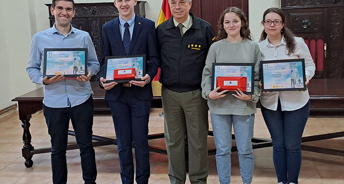Amaya Susilla Quesada, de 4ª de la ESO del IESO Harevolar de Alovera, ganadora provincial del concurso Carta a unamilitar española 1 Amaya Susilla Quesada, de 4ª de la ESO del IESO Harevolar de Alovera, ganadora provincial del concurso Carta a unamilitar española