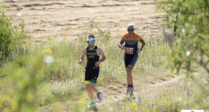 Antonio Cerezo y Cristina Tello saborean la victoria en el octavo Duatlón del Queso en Aceite de Villaescusa de Haro