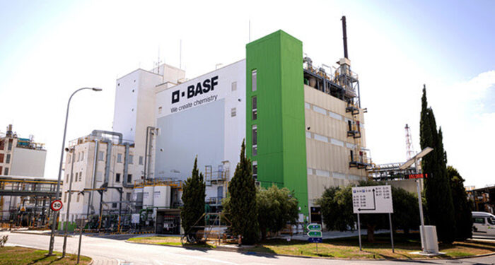 BASF invertirá en la ampliación de capacidad de la gama de inhibidores de parafina Basoflux® en su planta de Tarragona 1 BASF invertirá en la ampliación de capacidad de la gama de inhibidores de parafina Basoflux® en su planta de Tarragona
