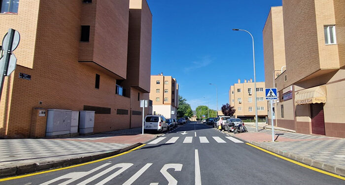 El Ayuntamiento de Cuenca continúa con el Plan de Mantenimiento Urbano con el asfaltado y posterior repintado de señalética en calles de Villa Román