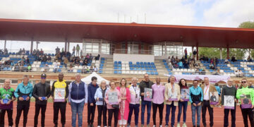 El Ayuntamiento rinde homenaje al presente, pasado y futuro del atletismo en Guadalajara y crea un muro de la fama