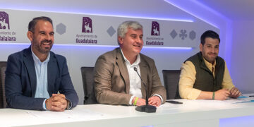 El equipo de Gobierno del Ayuntamiento de Guadalajara suma otro millón y medio en inversiones para gasto social, asfaltado y renaturalización del casco