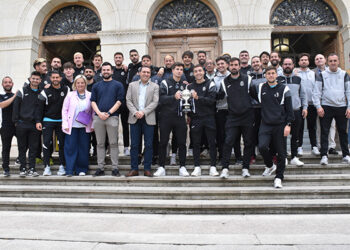 El presidente de la Diputación de Cuenca felicita a la UB Conquense y anuncia “un esfuerzo importante para consolidar el ascenso y seguir soñando”