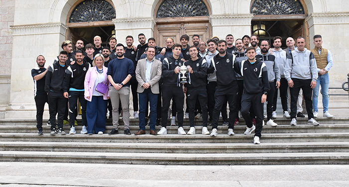 El presidente de la Diputación de Cuenca felicita a la UB Conquense y anuncia “un esfuerzo importante para consolidar el ascenso y seguir soñando” 1 El presidente de la Diputación de Cuenca felicita a la UB Conquense y anuncia “un esfuerzo importante para consolidar el ascenso y seguir soñando”