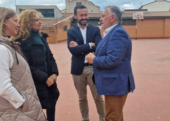 Escudero mantiene una reunión de trabajo con el alcalde de Horche para tratar la futura construcción del centro de salud
