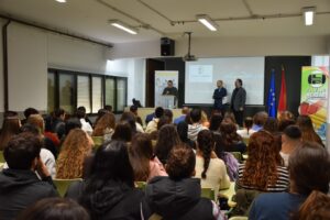 Alumnado del IES ‘Lorenzo Hervás y Panduro’ de Cuenca se forma en técnicas de investigación genética con el doctor Lluis Montoliu