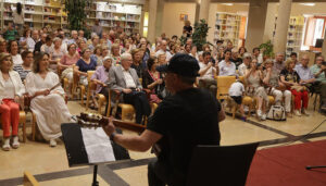 Guarinos comparte con los Amigos de la Biblioteca de Guadalajara su fin de curso con un concierto en Dávalos