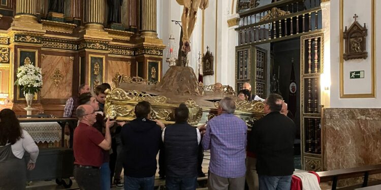 Quita de andas del Cristo de la Agonía