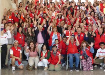 Gran Cruz Roja Humana en Cuenca: celebración y reconocimiento del voluntariado Gran Cruz Roja Humana en Cuenca: celebración y reconocimiento del voluntariado