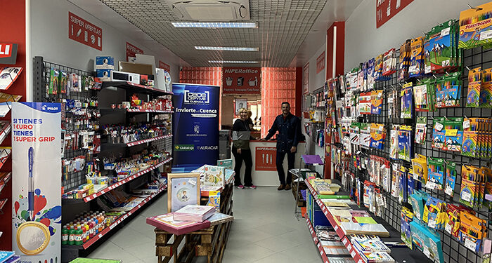 Invierte en Cuenca respalda la apertura de un nuevo comercio de papelería en Tarancón con Hiperoffice 1 Invierte en Cuenca respalda la apertura de un nuevo comercio de papelería en Tarancón con Hiperoffice