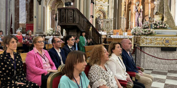 La Corporación municipal cumplimenta el voto en honor a la Virgen de la Luz