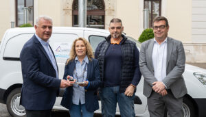 La Diputación de Guadalajara entrega al Banco de Alimentos una furgoneta cedida desde Centros Comarcales