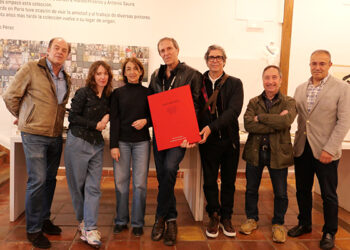 La FAP inaugura la exposición “Cinco Miradas”, una carpeta homenaje a Antonio Pérez