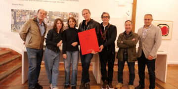 La FAP inaugura la exposición “Cinco Miradas”, una carpeta homenaje a Antonio Pérez