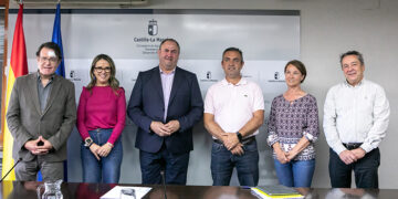 La Junta asegura que seguirá apoyando y potenciando el sector de las plantas aromáticas