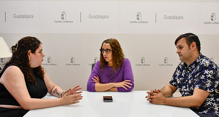 La Junta se reafirma en el desarrollo de políticas en favor de la diversidad y en contra de la LGTBIfobia 1 La Junta se reafirma en el desarrollo de políticas en favor de la diversidad y en contra de la LGTBIfobia