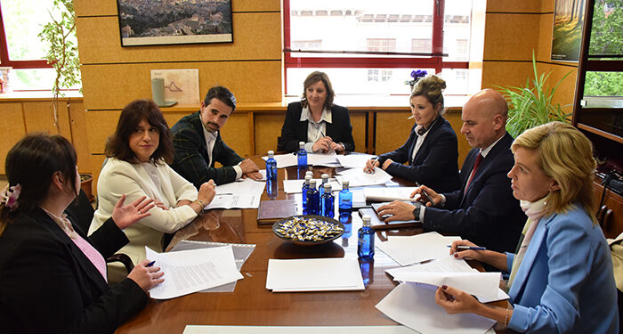 La Junta y AJE ponen en común sus líneas de trabajo para el apoyo al emprendimiento joven en la región 1 La Junta y AJE ponen en común sus líneas de trabajo para el apoyo al emprendimiento joven en la región
