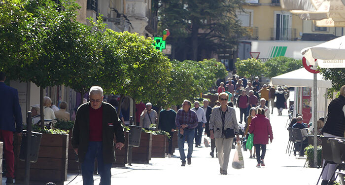 La población de la provincia de Cuenca es de 198.730 habitantes a 1 de abril de 2024: desciende a nivel trimestral pero aumenta a nivel anual 1 La población de la provincia de Cuenca es de 198.730 habitantes a 1 de abril de 2024 desciende a nivel trimestral pero aumenta a nivel anual