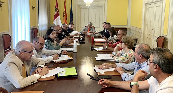 La subdelegada del Gobierno de España preside la Comisión Provincial de Flujos Migratorios en Cuenca