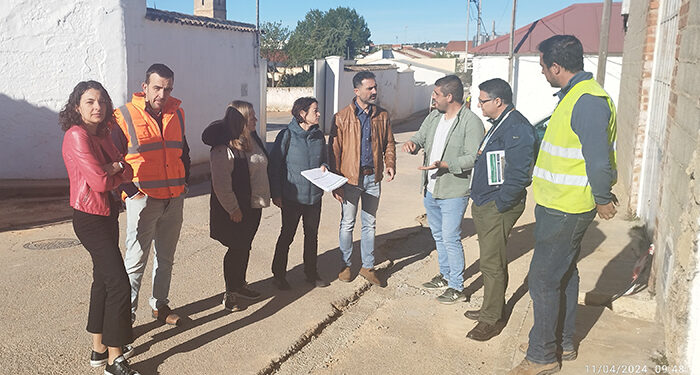 Las obras de mejora de la red de abastecimiento de Los Hinojosos ya están ejecutadas en un 70 por ciento
