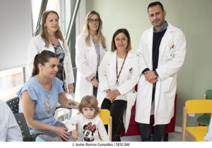 Los niños ingresados en el Hospital de Guadalajara han disfrutado de un pequeño concierto con el que animar y distraer su estancia hospitalaria