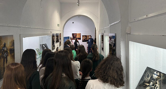 Más de 1.000 escolares visitan la exposición inmersiva “El Quijote a través del Tiempo” en el Museo de Cuenca 1 Más de 1.000 escolares visitan la exposición inmersiva “El Quijote a través del Tiempo” en El Museo de Cuenca