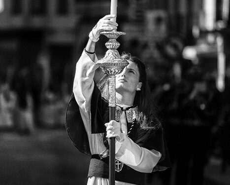 La instantánea “Tolle Crucem Tuam”, de Pedro Pablo Procopio, ganadora del XV Premio de Fotografía de la Junta de Cofradías