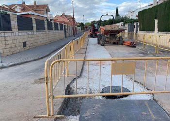 Recta final en la obra de colectores de la calle Dalí de Cabanillas