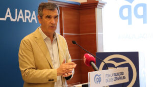 Román exige al ministro Óscar Puente que asuma su responsabilidad para solucionar los problemas del Cercanías que sufren los usuarios de Guadalajara de la línea C2