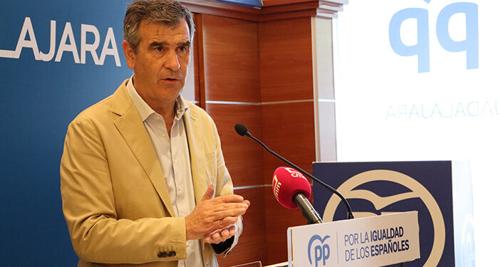 Román exige al ministro Óscar Puente que asuma su responsabilidad para solucionar los problemas del Cercanías que sufren los usuarios de Guadalajara de la línea C2 1 Román exige al ministro Óscar Puente que asuma su responsabilidad para solucionar los problemas del Cercanías que sufren los usuarios de Guadalajara de la línea C2