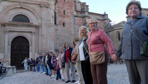 Sigüenza abraza a su catedral y a la Iglesia de San Vicente