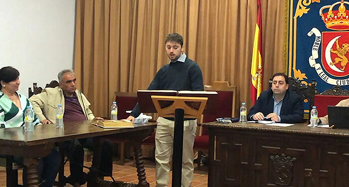 Toma posesión el nuevo concejal de Huete, Francisco Javier Baquero López