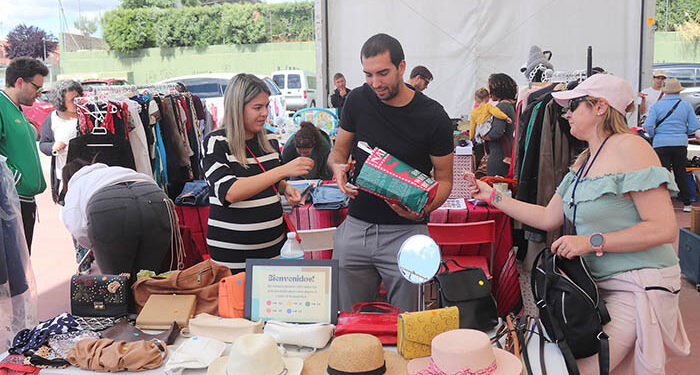 Un Mercadillo de récord en la carpa del Ferial de Cabanillas