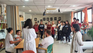Un grupo de estudiantes de Bachillerato de Agustinos Recoletos visita a la Unidad de Daño Cerebral del Instituto de Enfermedades Neurológicas de Castilla-La Mancha