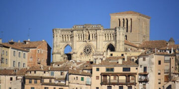 Un juego de pistas, una visita guiada por el Casco Antiguo, encuentro con autores y música medieval le pondrán el broche final al Festival Internacional de Las Casas Ahorcadas