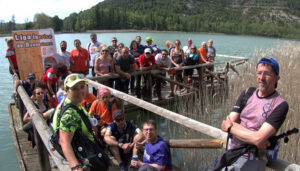 Unos 45 senderistas completan el recorrido de 35 kilómetros entre Tragacete y Uña