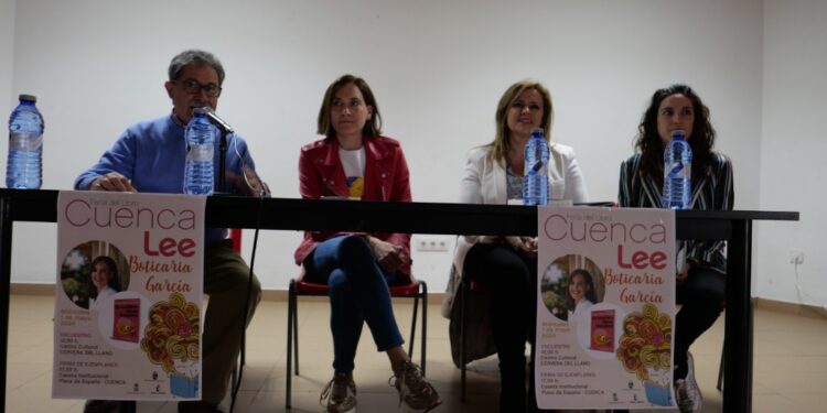 La Boticaria García presenta su libro “Tu cerebro tiene hambre” en Cervera del Llano dentro de la Feria del Libro Cuenca Lee 1 La Boticaria García presenta su libro “Tu cerebro tiene hambre” en Cervera del Llano dentro de la Feria del Libro Cuenca Lee