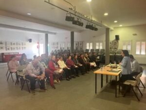 Cerca de 30 personas asisten a la jornada de emprendimiento de AMEP en Villarejo-Periesteban 