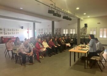 Cerca de 30 personas asisten a la jornada de emprendimiento de AMEP en Villarejo-Periesteban